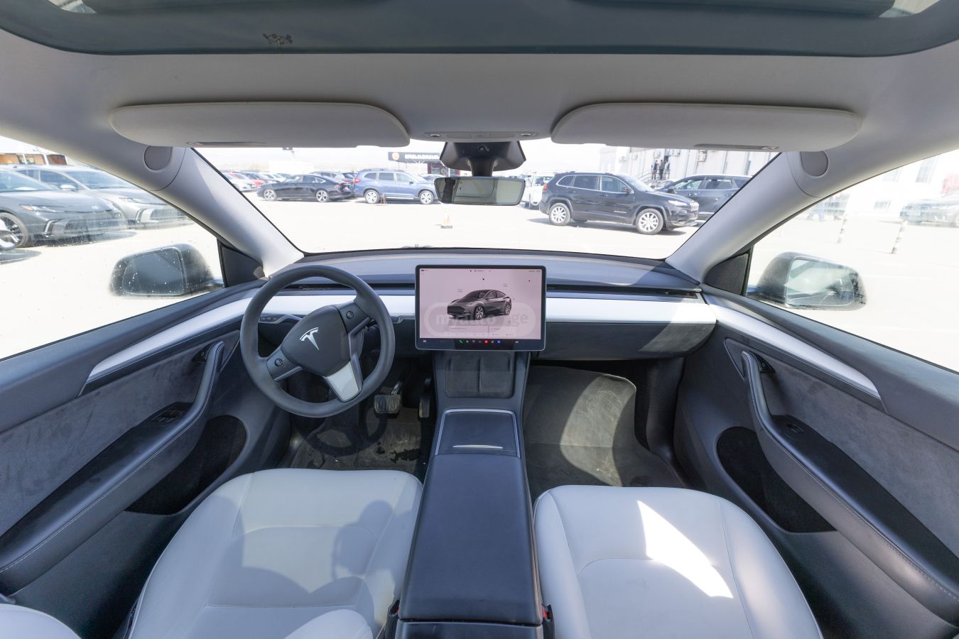 Tesla Model Y - фото 9