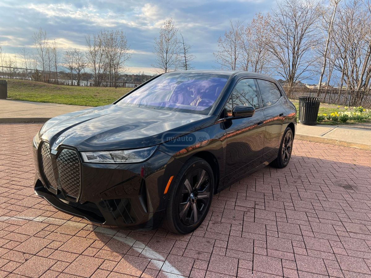 BMW IX - фото 1