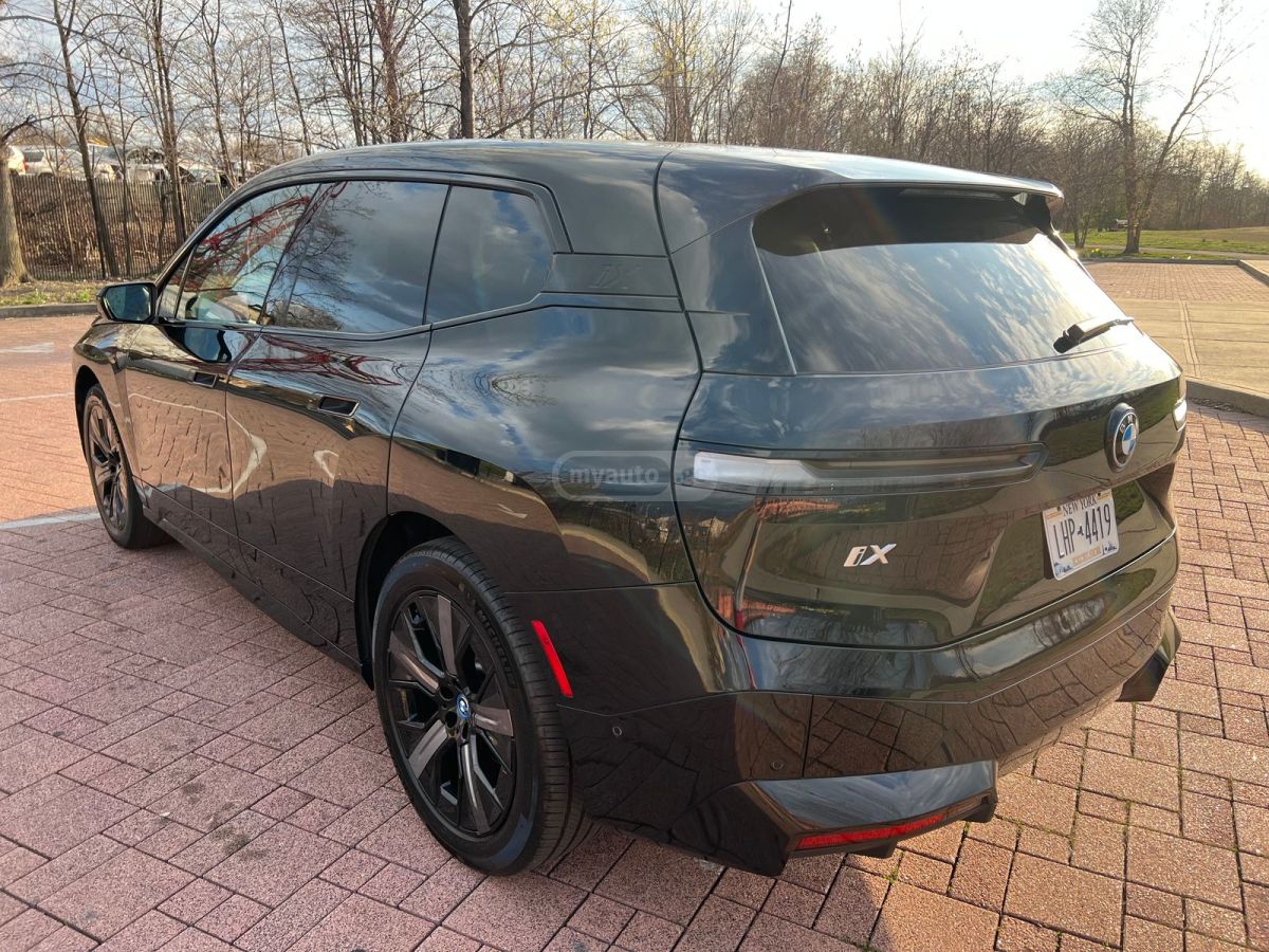 BMW IX - фото 3