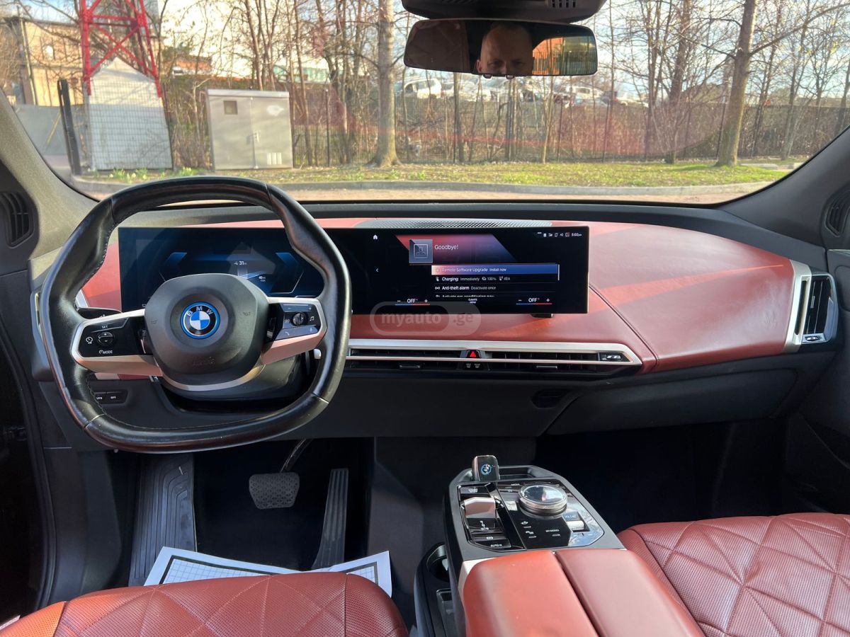 BMW IX - фото 7