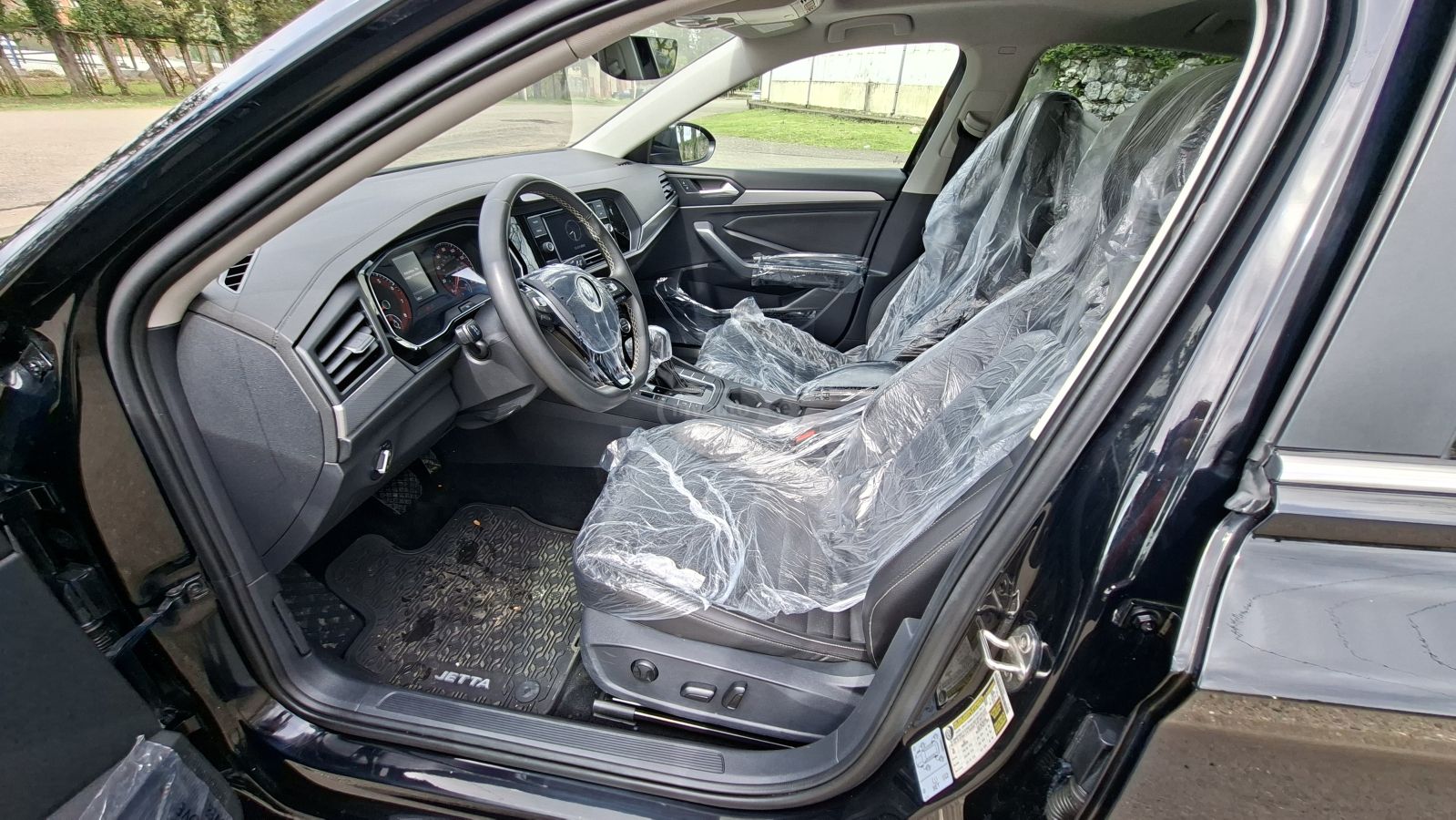 Volkswagen Jetta - фото 4