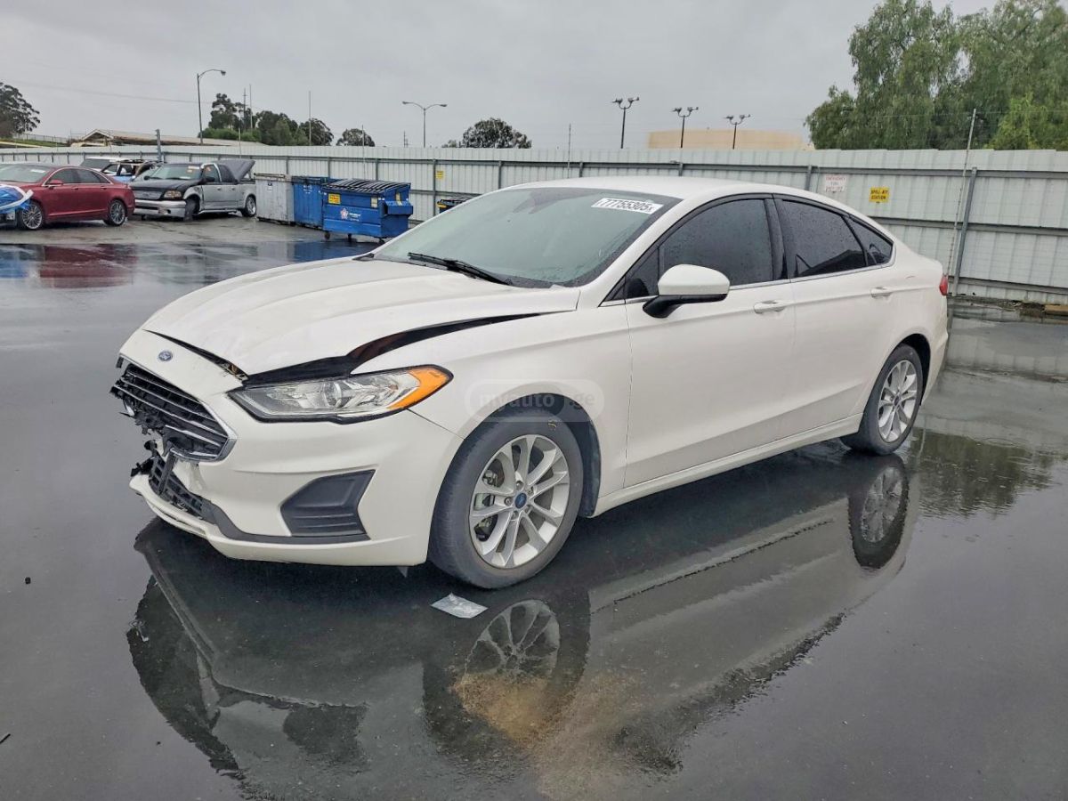 Ford Fusion - фото 1