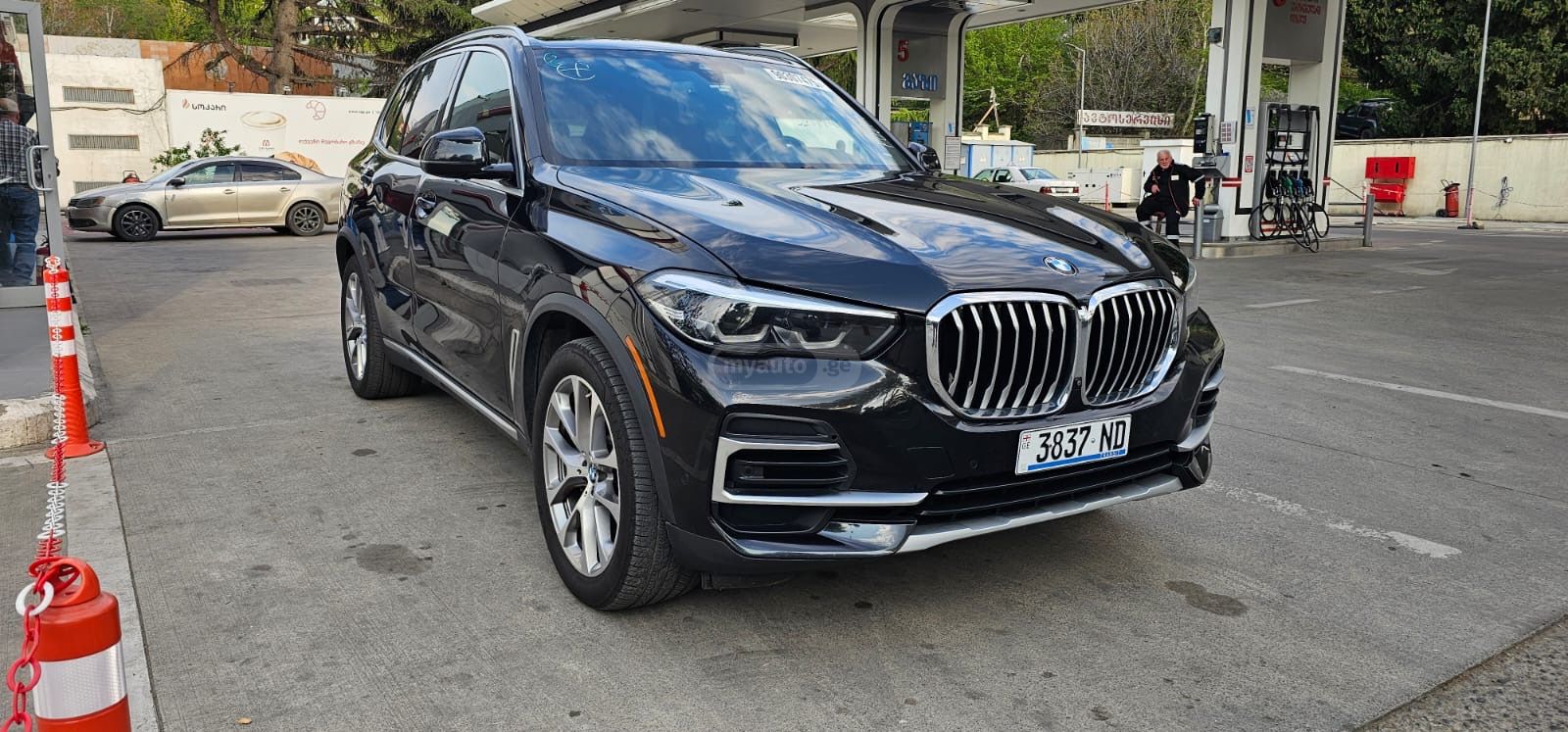 BMW X5 - фото 1