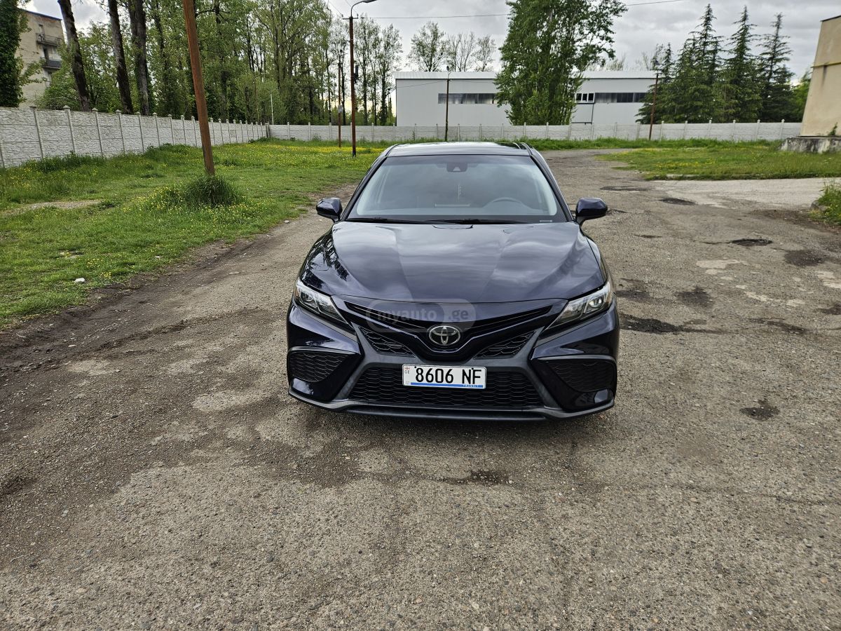Toyota Camry - фото 3