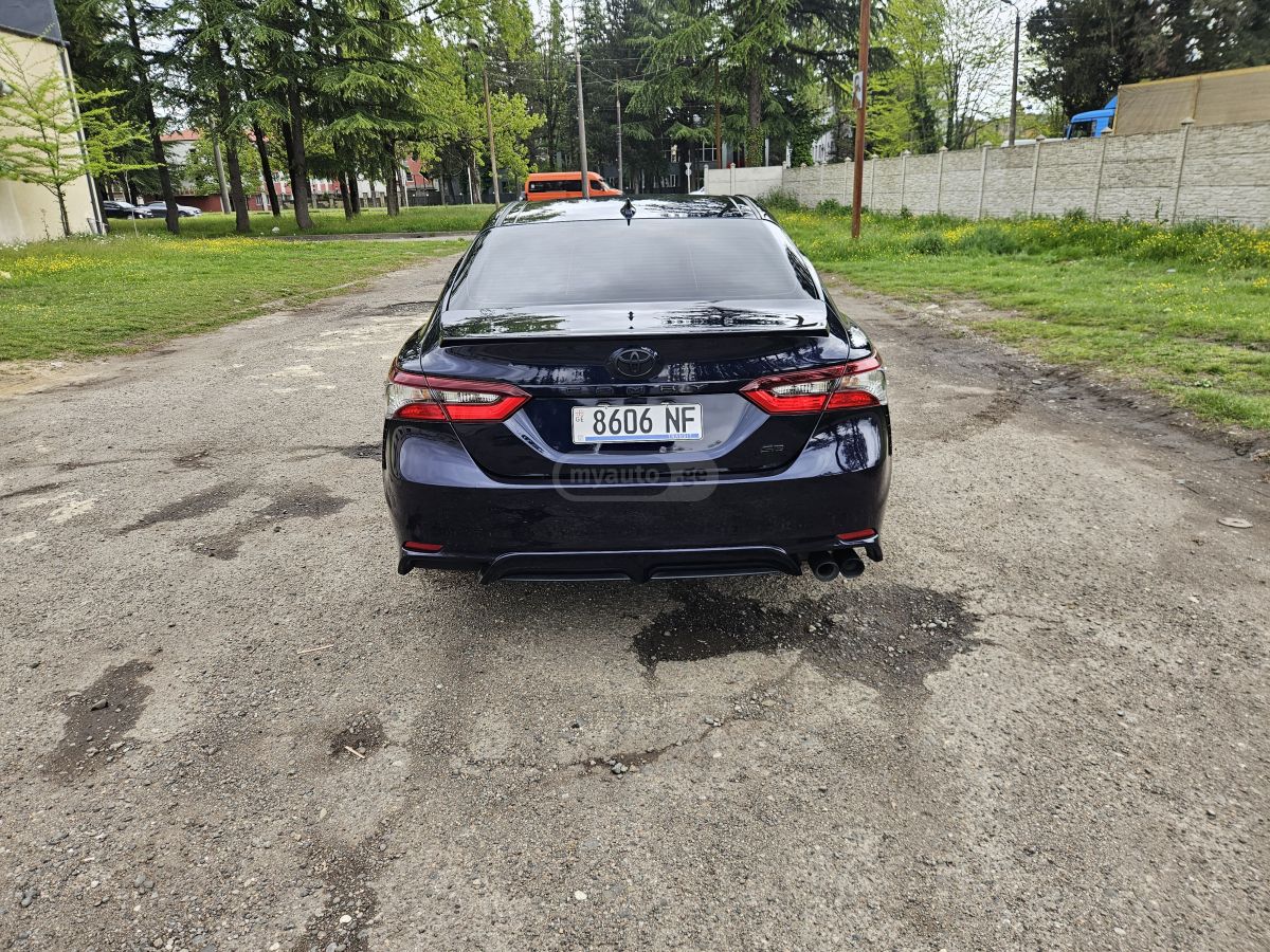 Toyota Camry - фото 5