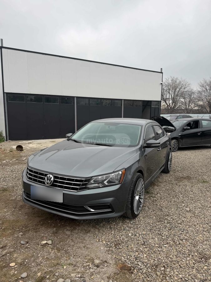 Volkswagen Passat - фото 1