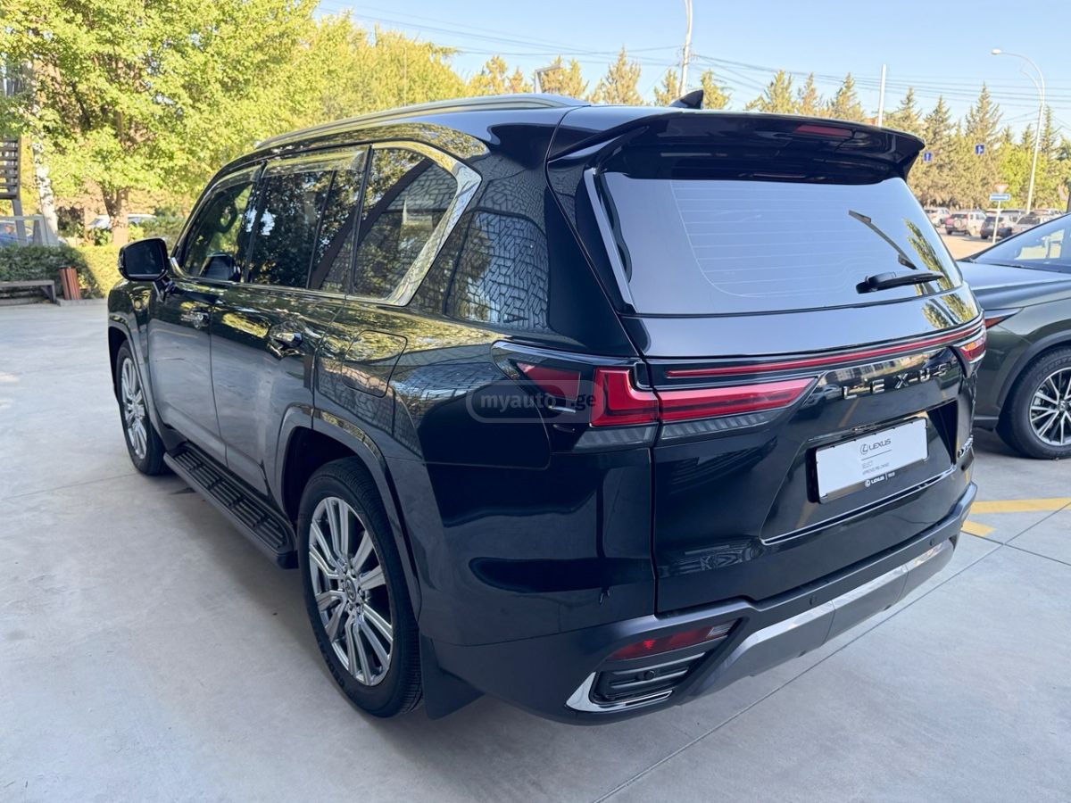 Lexus LX 500 
