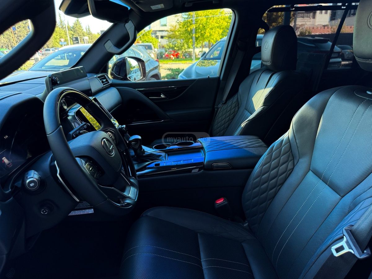 Lexus LX 500 