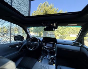 Lexus LX 500 