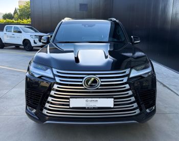 Lexus LX 500 
