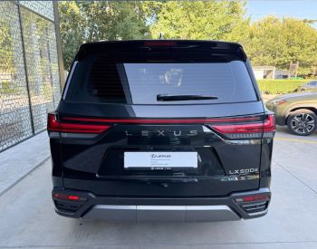 Lexus LX 500 