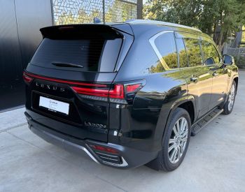 Lexus LX 500 