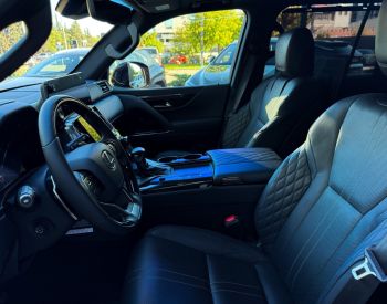 Lexus LX 500 