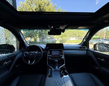Lexus LX 500 