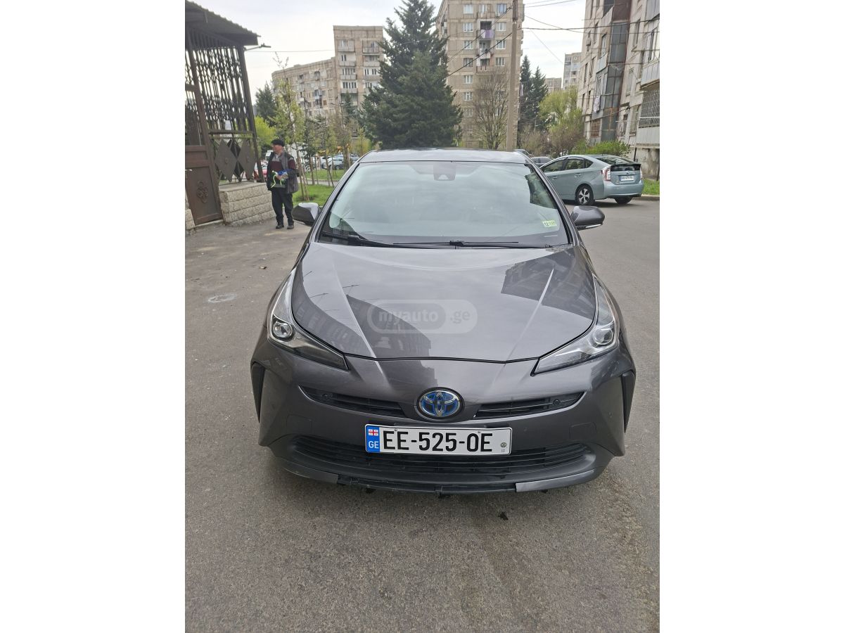 Toyota Prius - фото 1