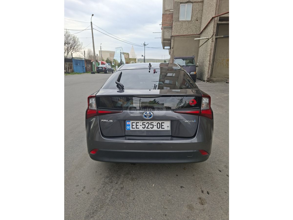 Toyota Prius - фото 2