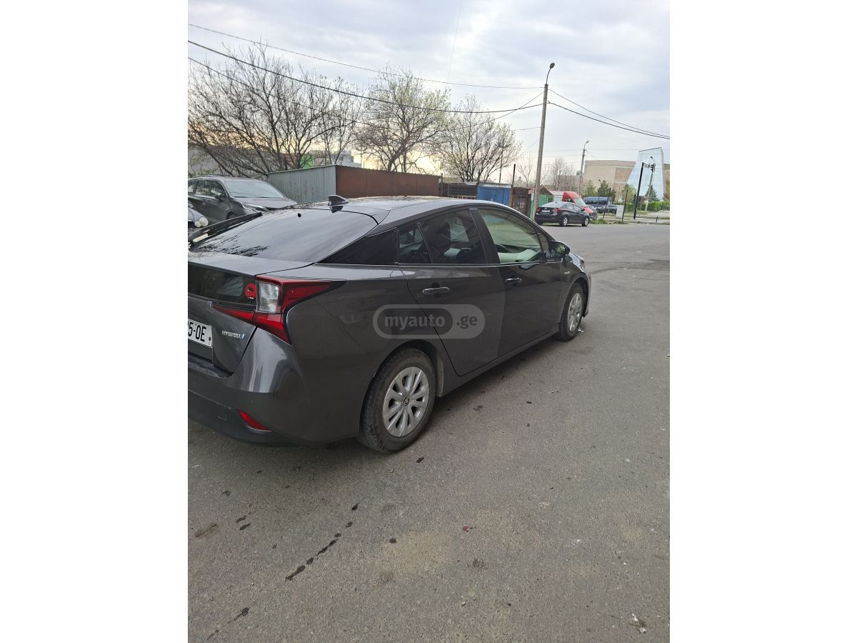 Toyota Prius - фото 3