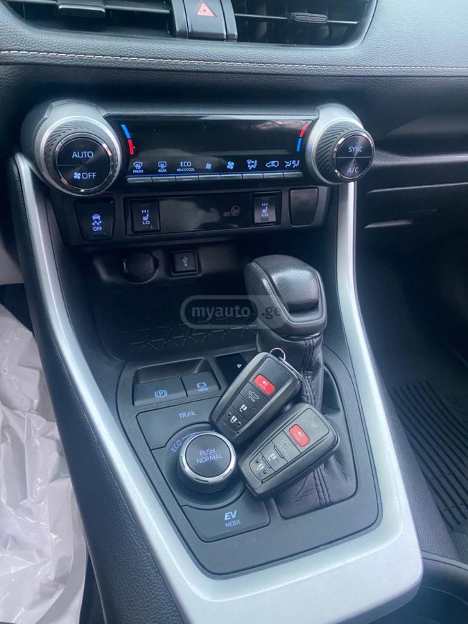 Toyota RAV 4 - фото 14