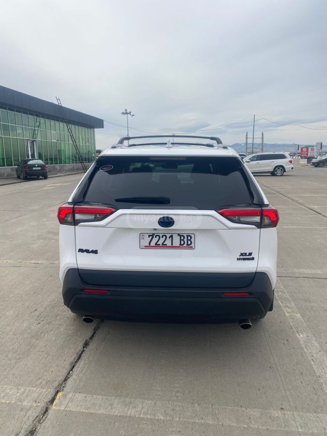 Toyota RAV 4 - фото 5