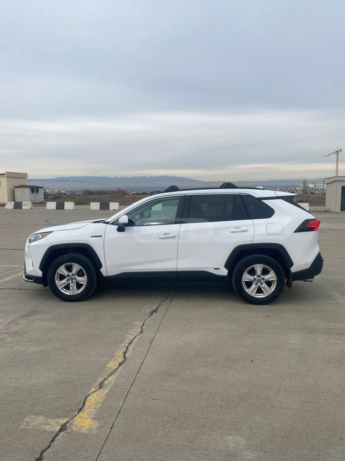 Toyota RAV 4 - фото 6