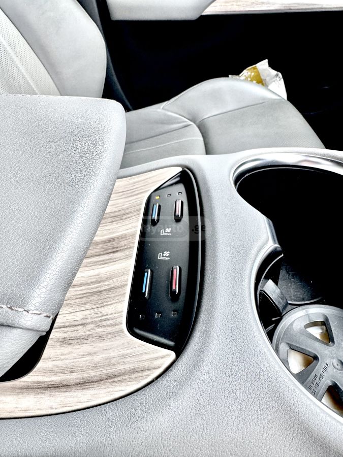 Toyota XLE — миниатюра 12