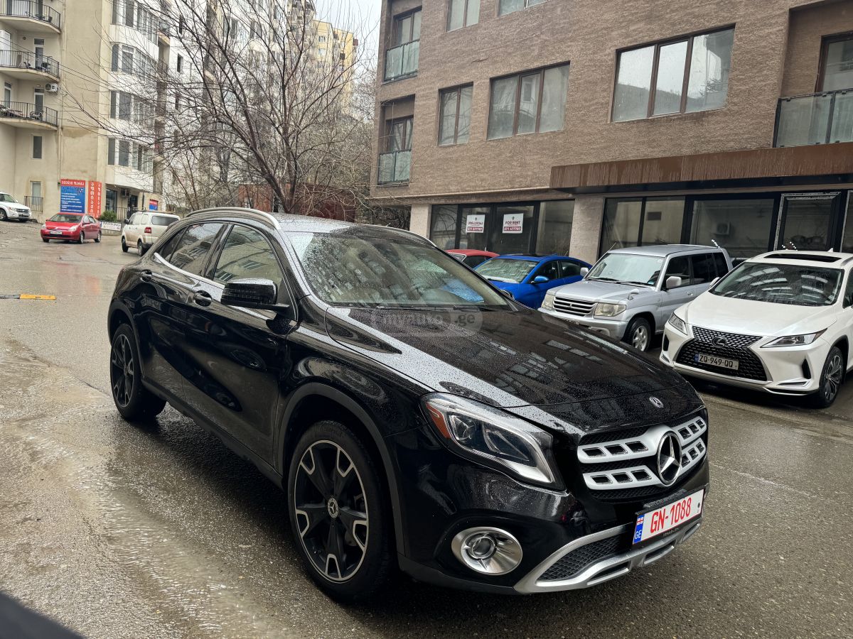 Mercedes-Benz GLA 250 - фото 1