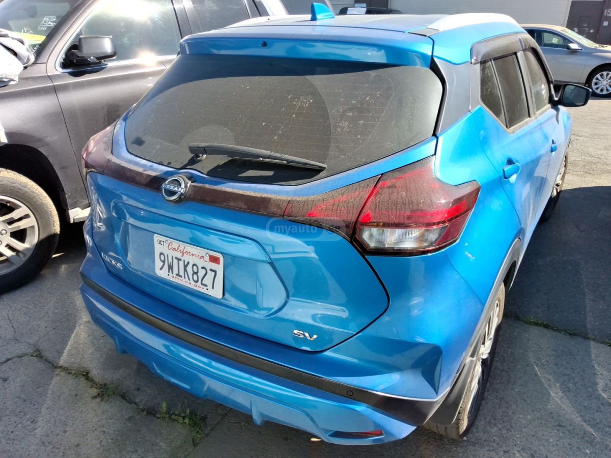 Nissan SV 4dr Front-Wheel Drive CVT — миниатюра 5