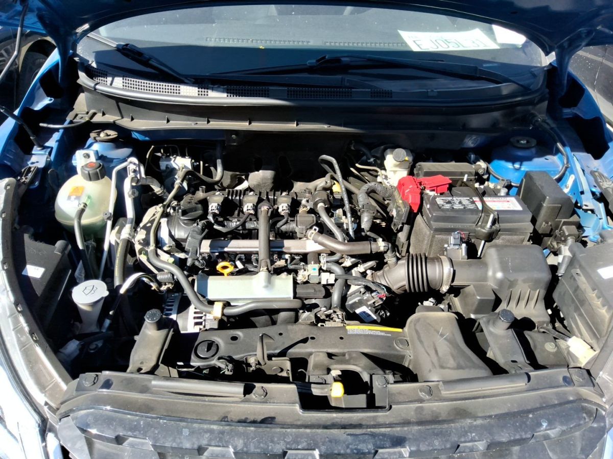 Nissan SV 4dr Front-Wheel Drive CVT — миниатюра 8