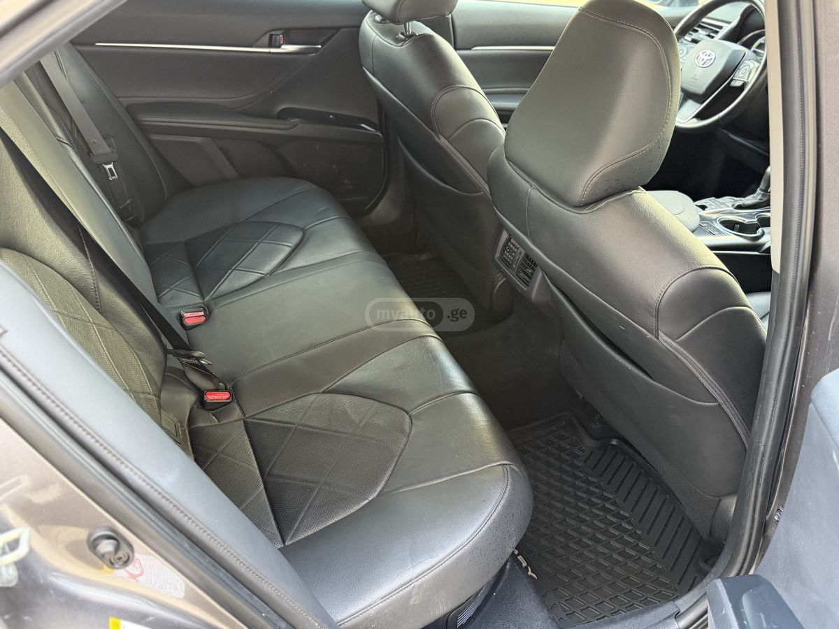 Toyota Camry - фото 9
