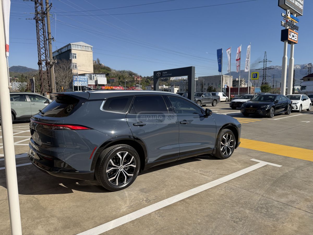 Toyota RAV 4 - фото 6