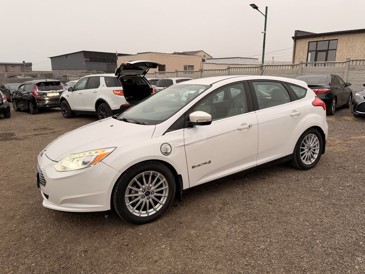 Ford Focus - фото 1