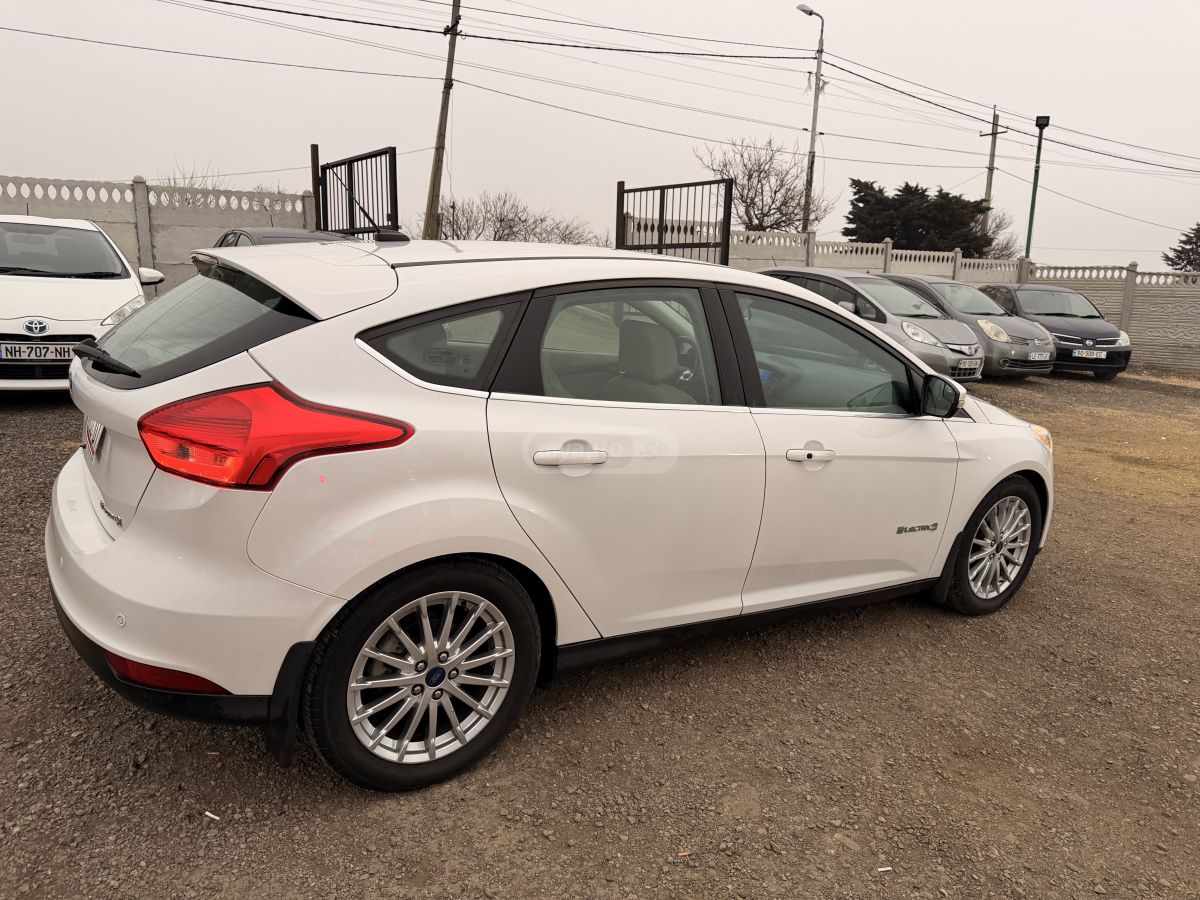 Ford Focus - фото 3