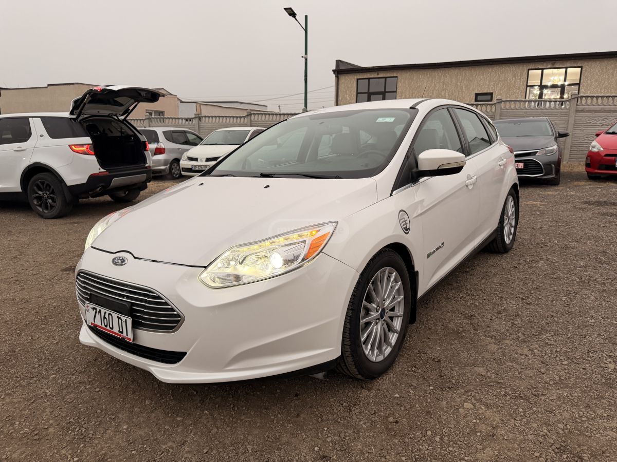 Ford Focus - фото 6