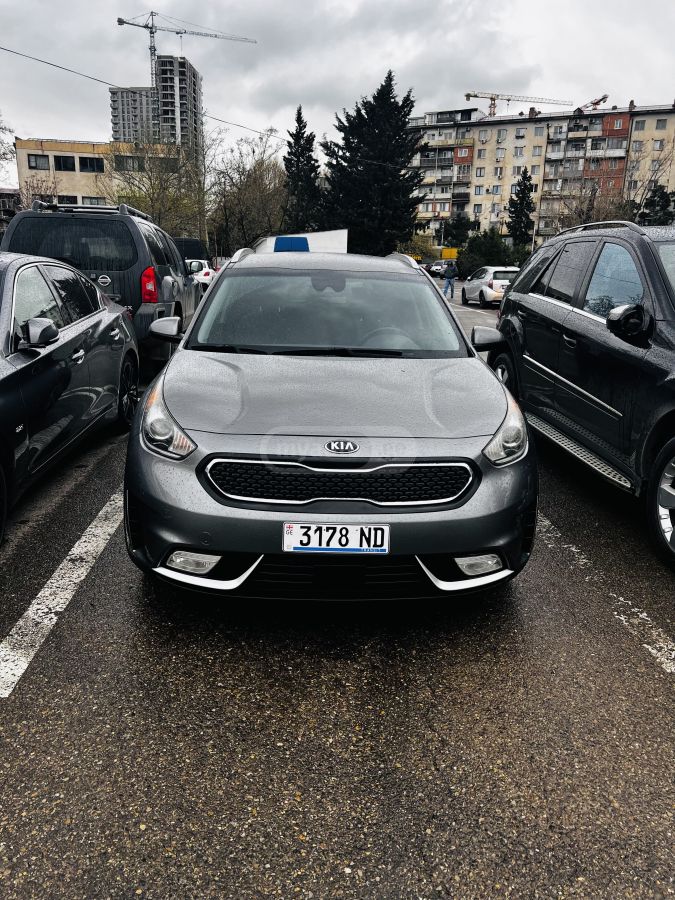 Kia Niro - фото 1