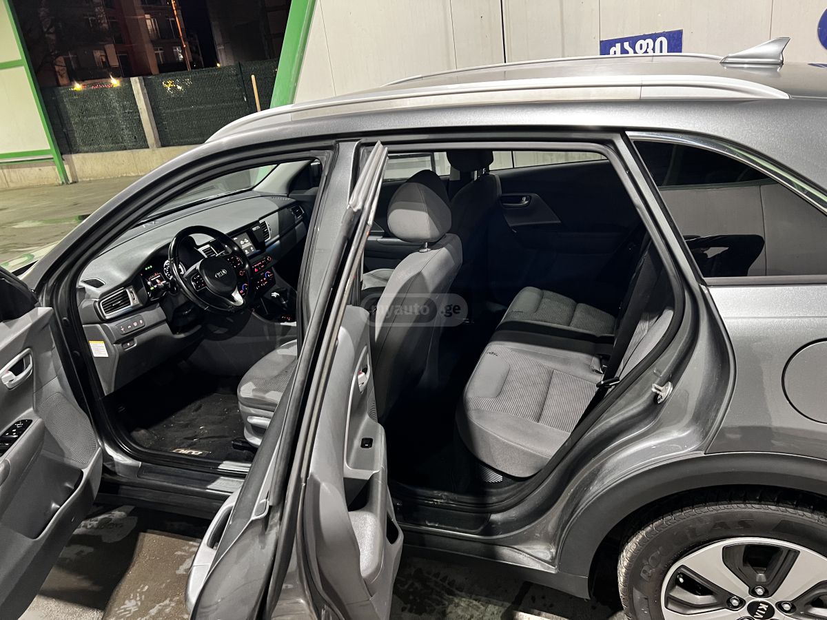 Kia Niro - фото 10
