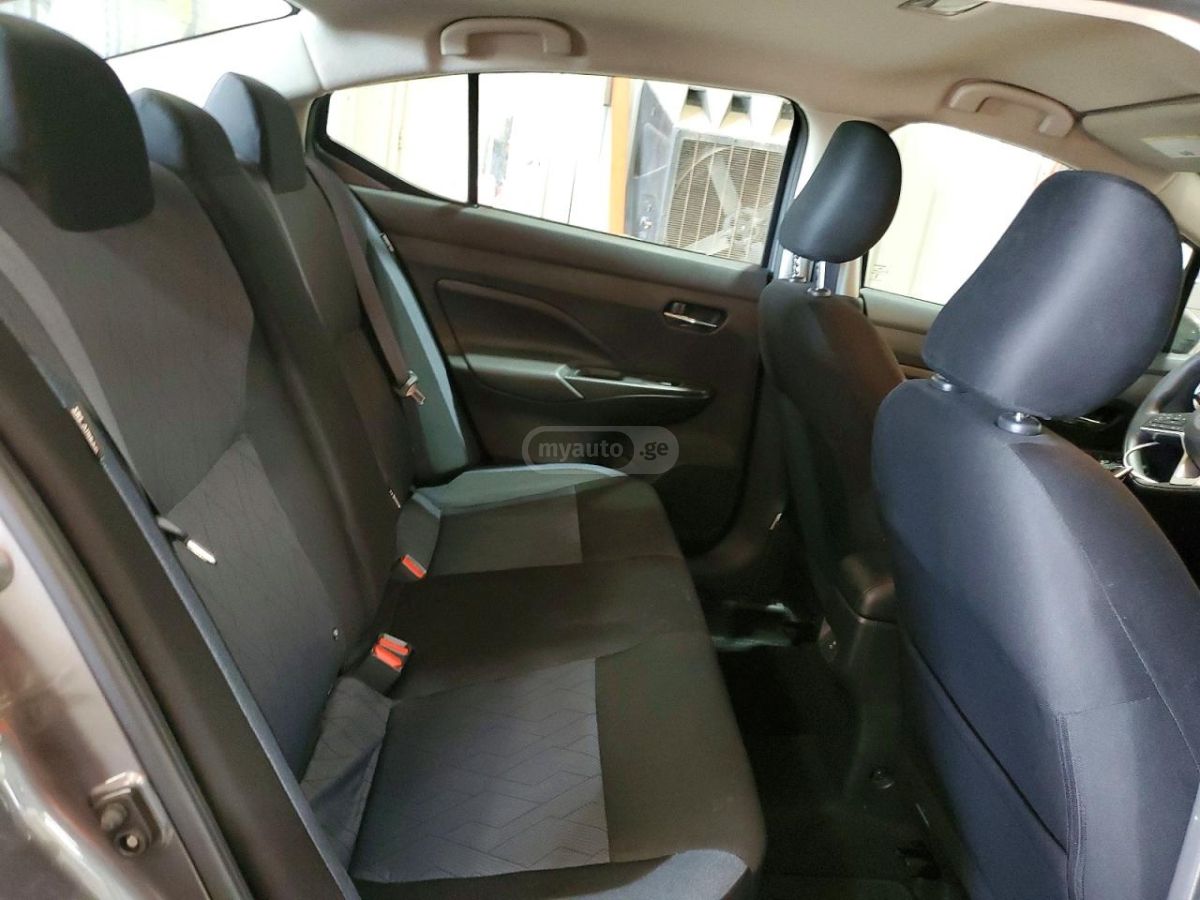 Nissan Versa 2025 — миниатюра 10