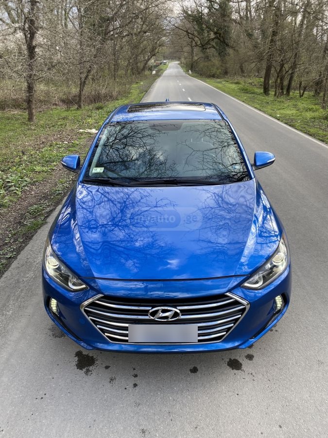 Hyundai Elantra - фото 1