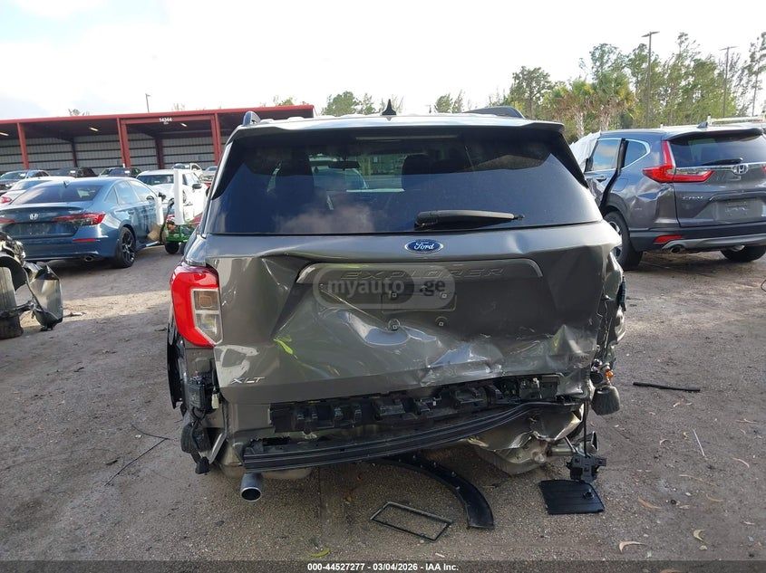 Ford Explorer - фото 6