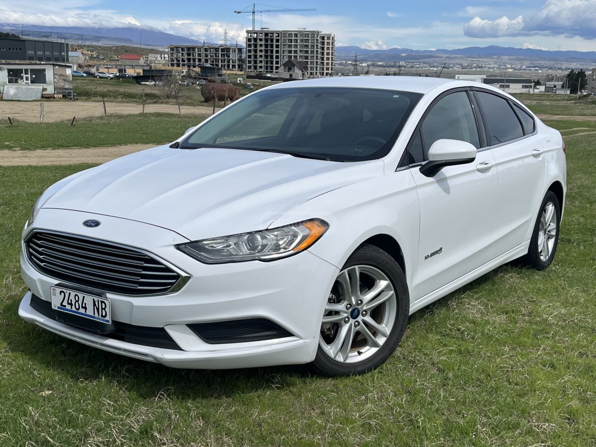 Ford Fusion - фото 1