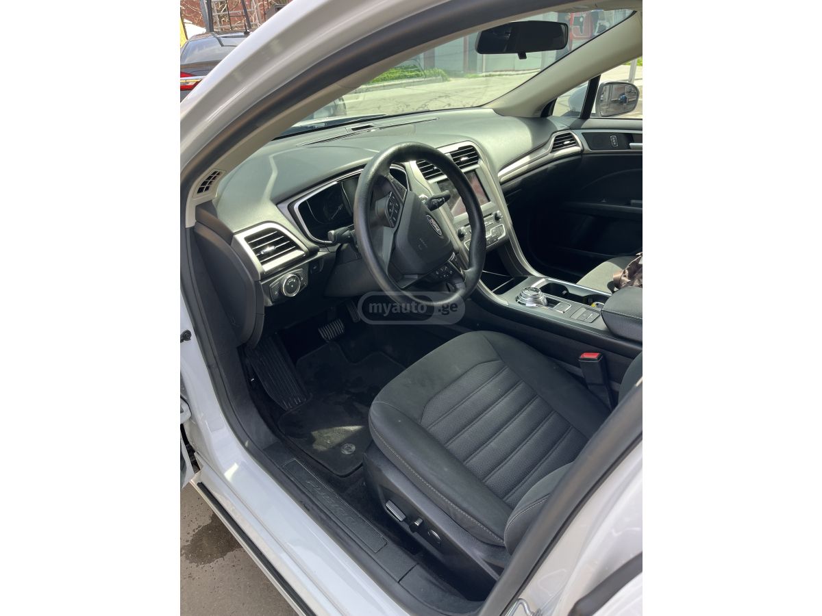 Ford Fusion - фото 12