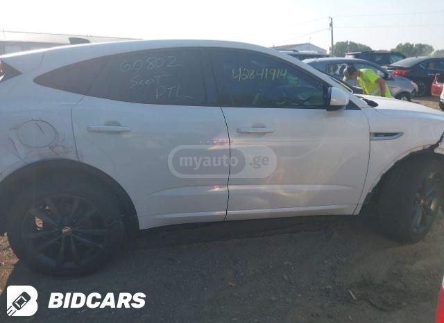 Jaguar E-Pace - фото 10