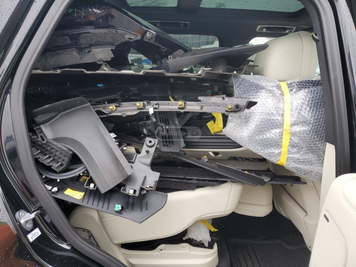 Land Rover P400 SE 4dr All-Wheel Drive Au — миниатюра 10