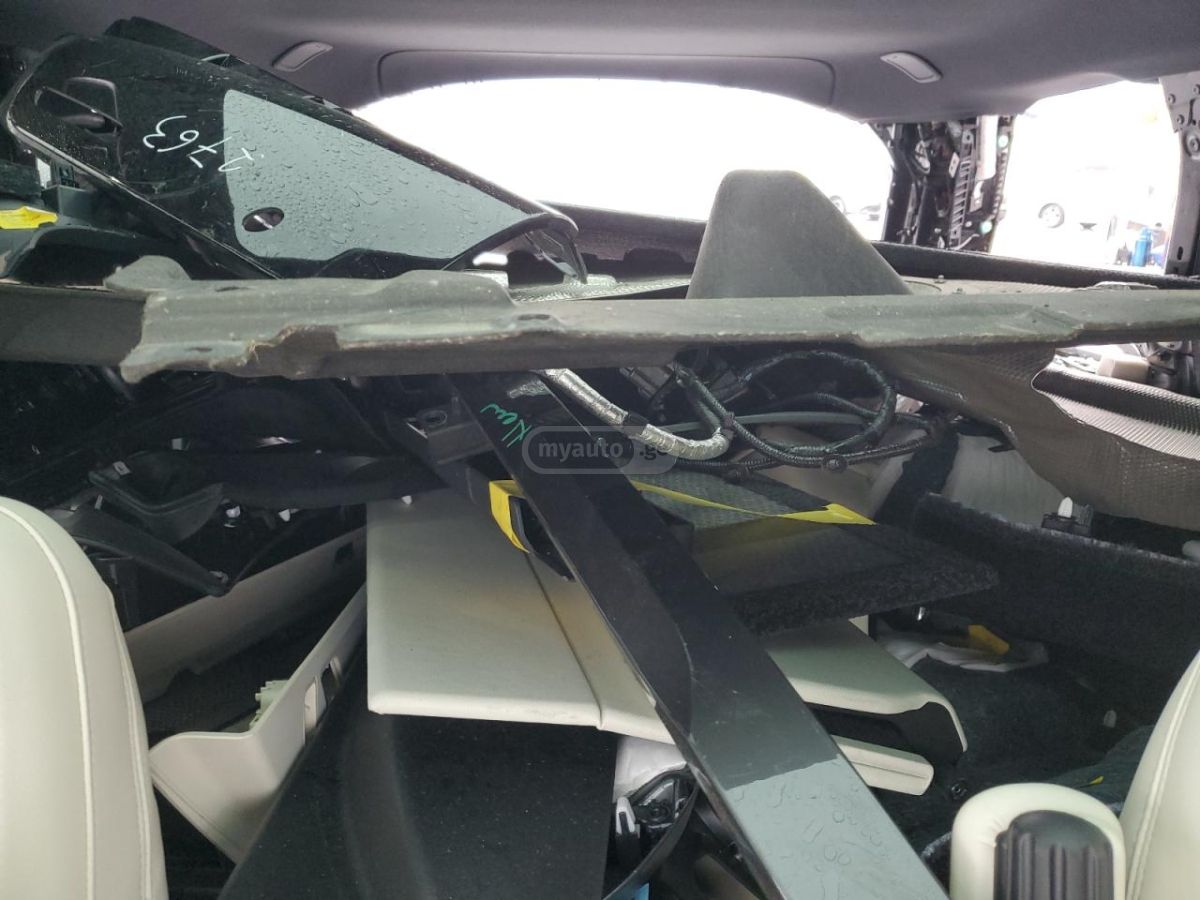 Land Rover P400 SE 4dr All-Wheel Drive Au — миниатюра 11