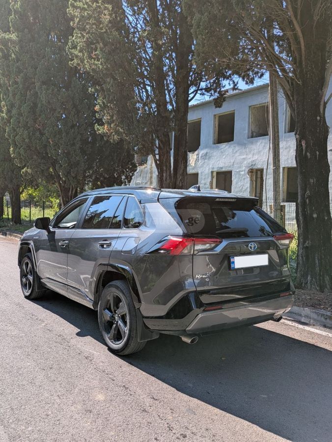 Toyota Rav 4 - фото 7