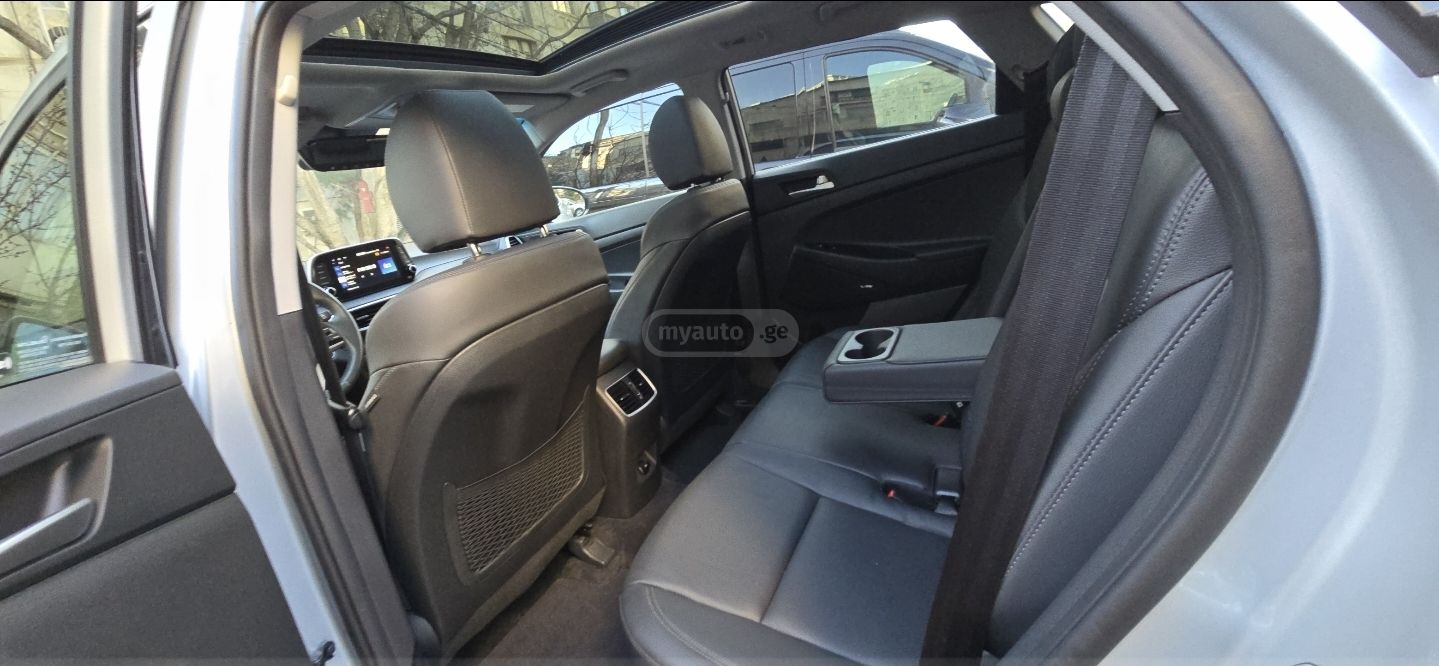 Hyundai Limited 4dr All-Wheel Drive Au — миниатюра 6