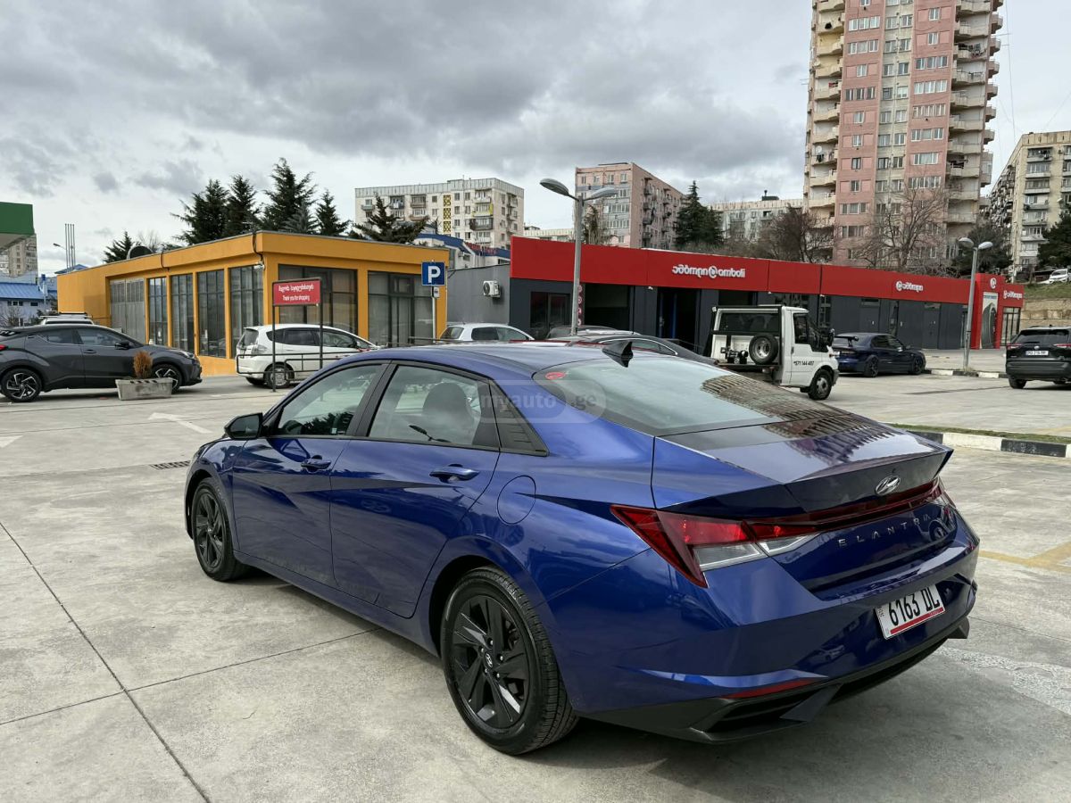 Hyundai Elantra - фото 4