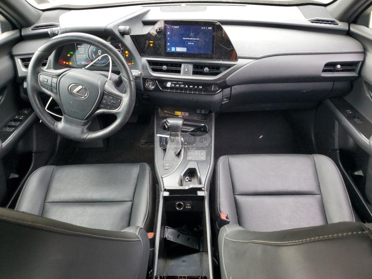 Lexus UX 250 h - фото 8