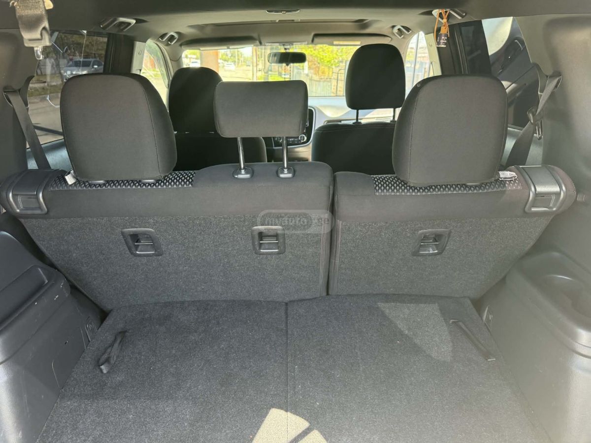 Mitsubishi Outlander - фото 8