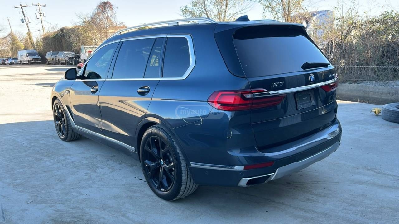 BMW X7 - фото 3