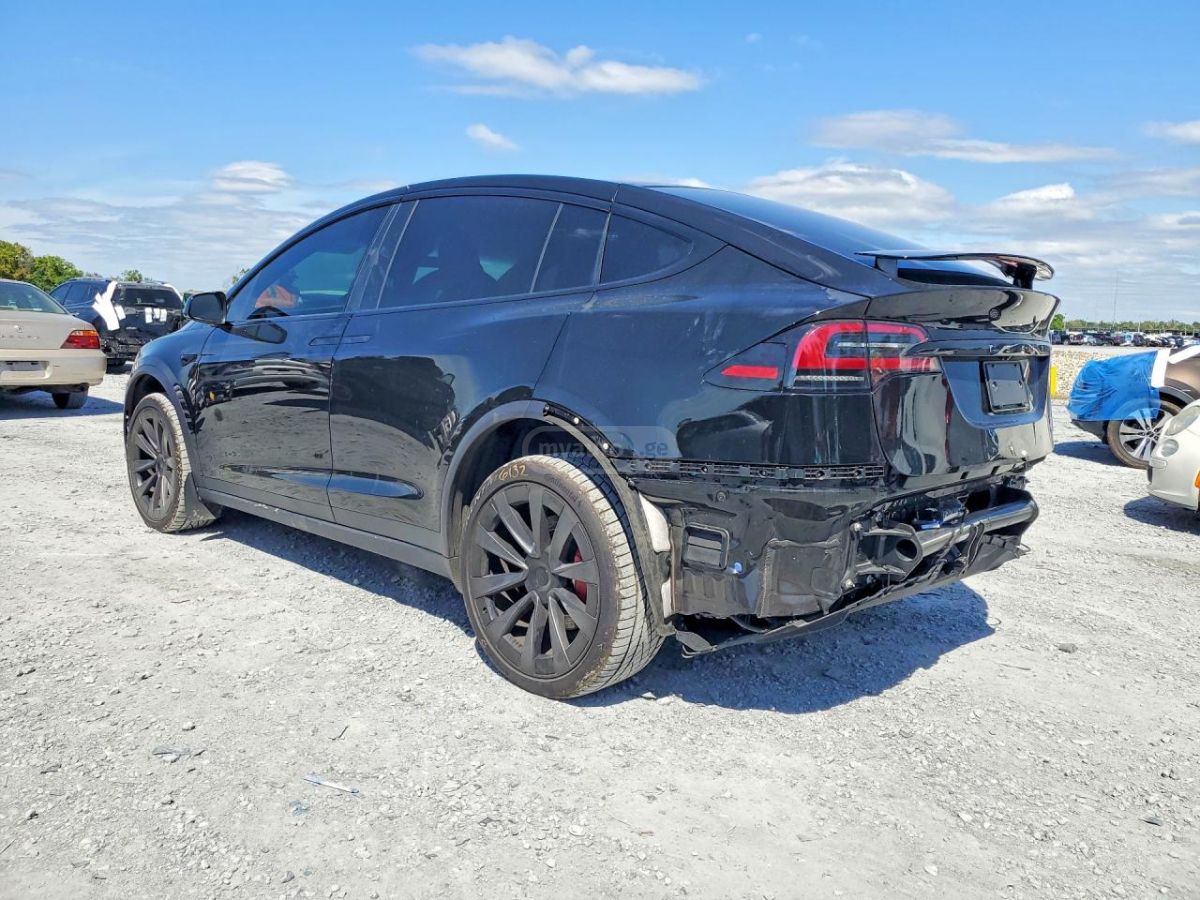 Tesla Model X - фото 5